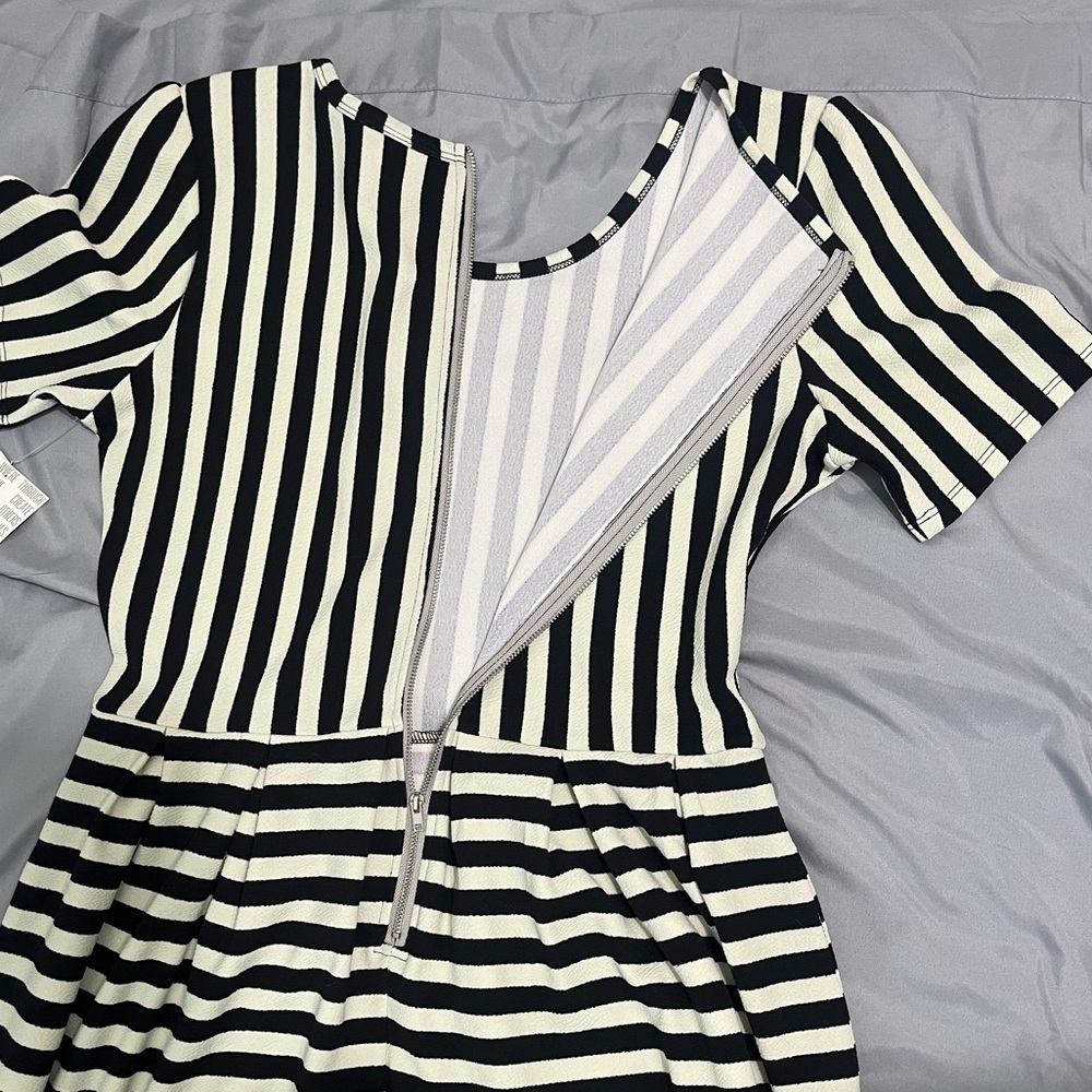NWT LuLaRoe b/w striped Julia dress - Picture 6 of 7